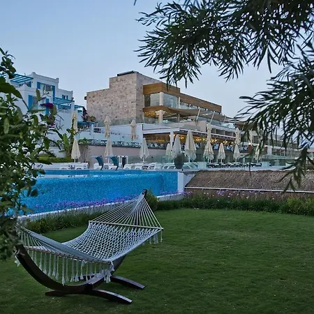 Bellazure Semesteranläggning (resort) 4*