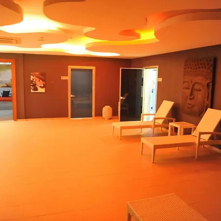 Semesteranläggning (resort) Bellazure 4*