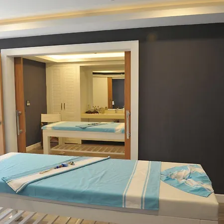 Semesteranläggning (resort) Bellazure 4*