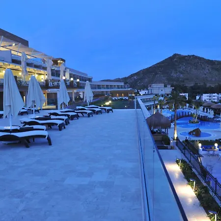 Bellazure Resort