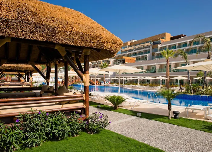 Semesteranläggning (resort) Bellazure 4*