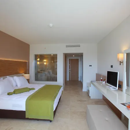 Bellazure Resort